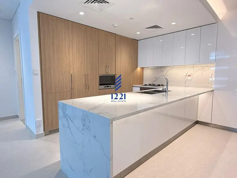 CONTEMPORARY LIVING | SPACIOUS | UNFURNISHED