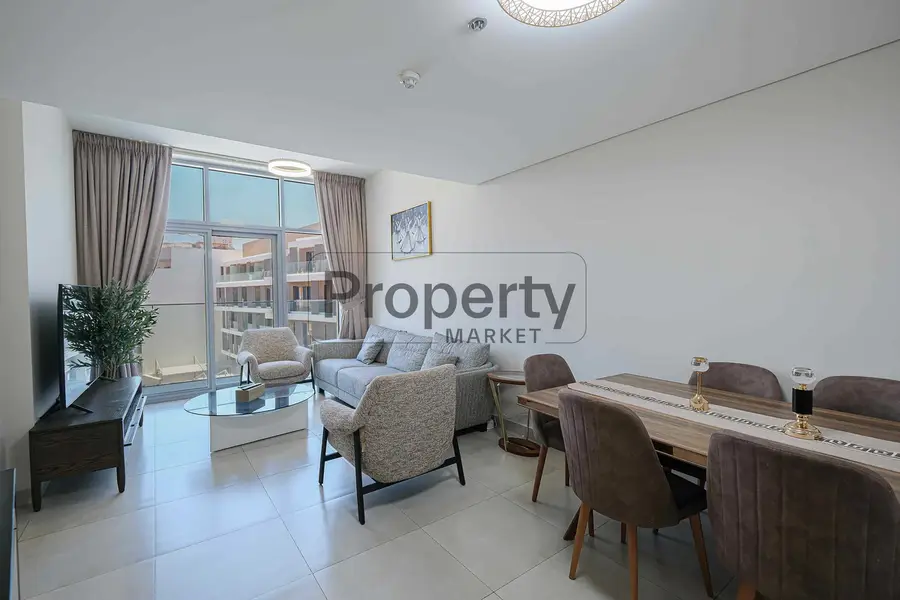 Well-Maintained | Balcony | Large Layout |Occupied