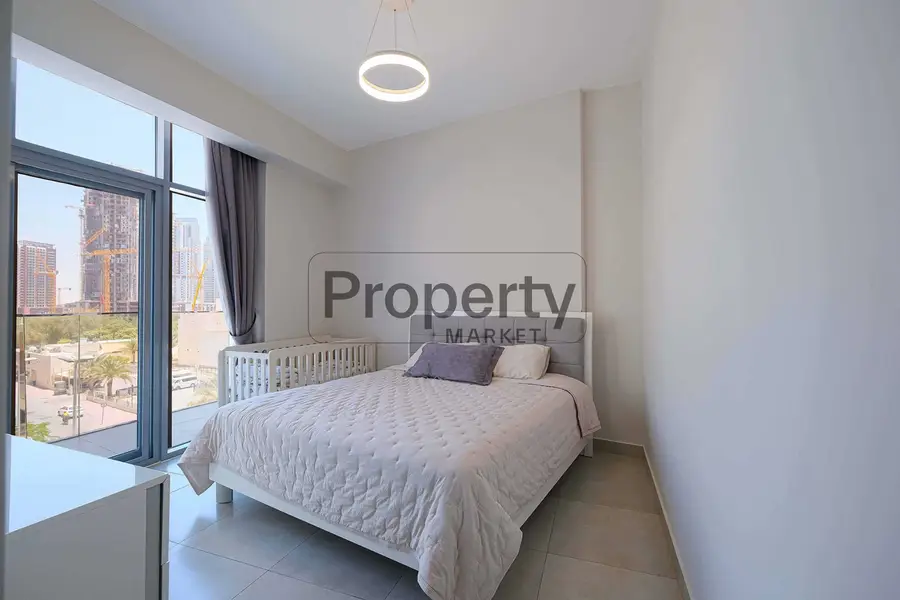 Well-Maintained | Balcony | Large Layout |Occupied
