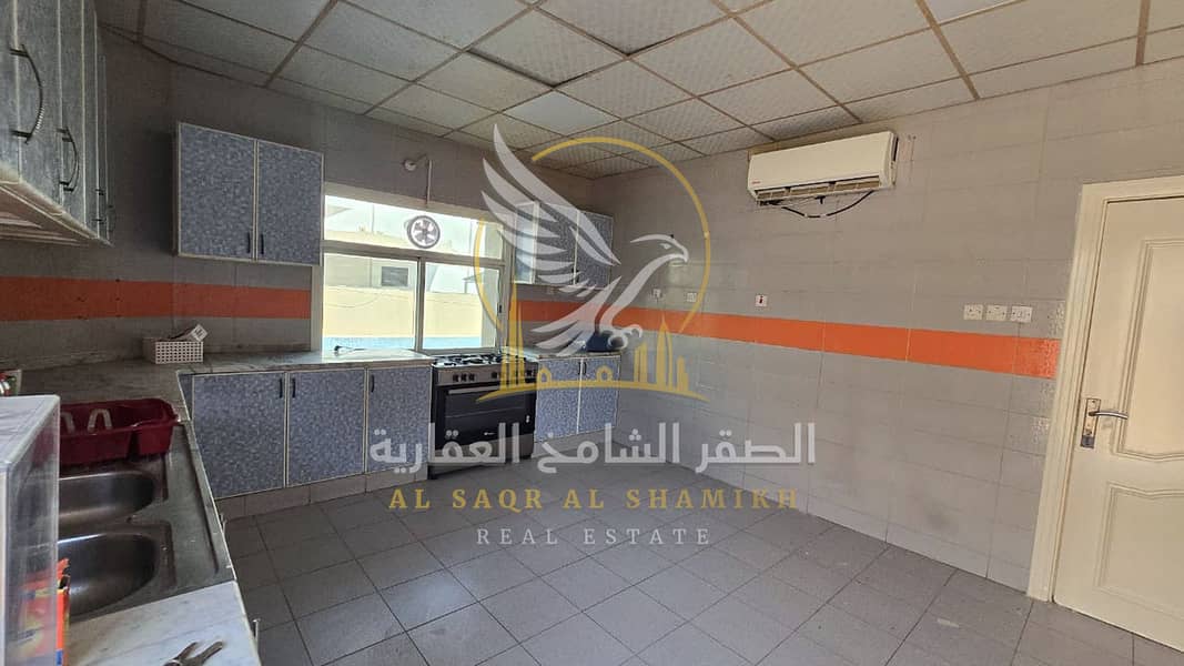 27 fyla-for-rent-5-bedroom-shrqan-alsharqa-property-13. jpg