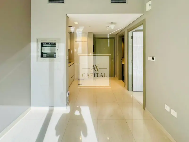 With Kitchen Appliances | Ready to Move | Modern