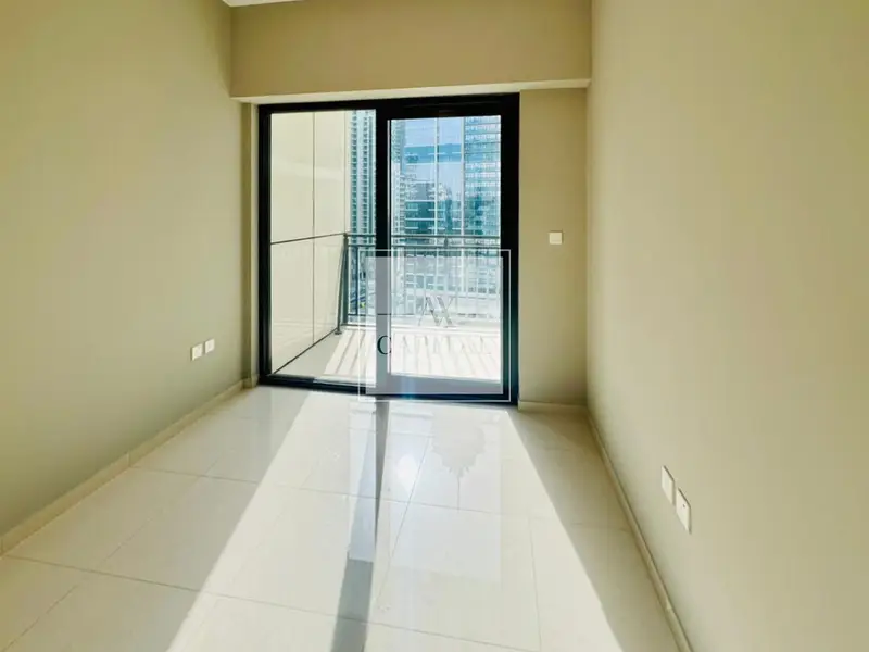 With Kitchen Appliances | Ready to Move | Modern