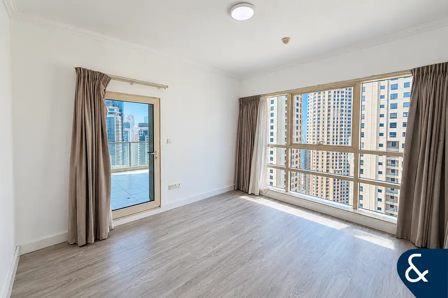 Large 1 Bedroom | Upgraded | Marina View