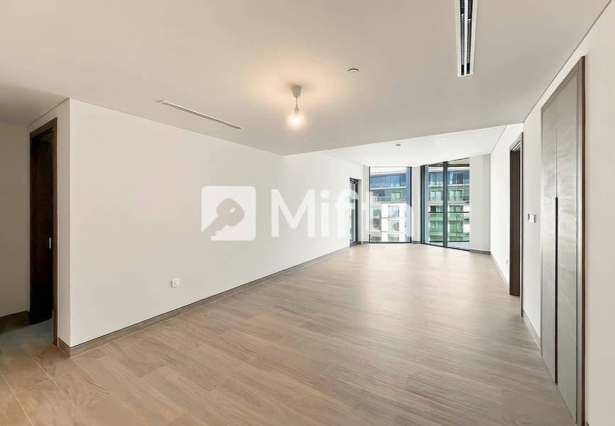 5% Commission | 2 BR | Waterfront Luxury Living