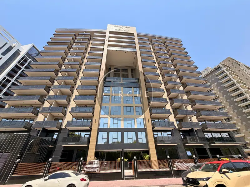Spacious 1BR | Golf Vista Heights | Great Value