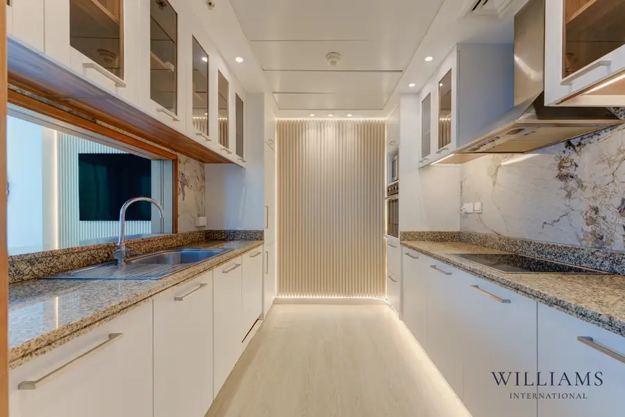 FULLY UPGRADED | PANORAMIC VIEWS | 2 BEDROOM