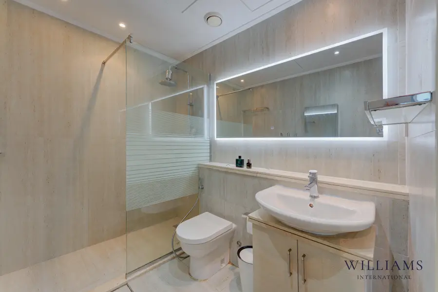 FULLY UPGRADED | PANORAMIC VIEWS | 2 BEDROOM