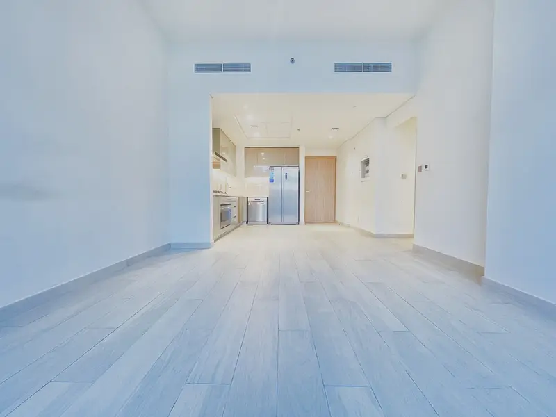 SPACIOUS 3-BEDROOM APARTMENT | HUGE TERRACE | 1,111 SQFT | AED 125K | AZIZI RIVIERA 4