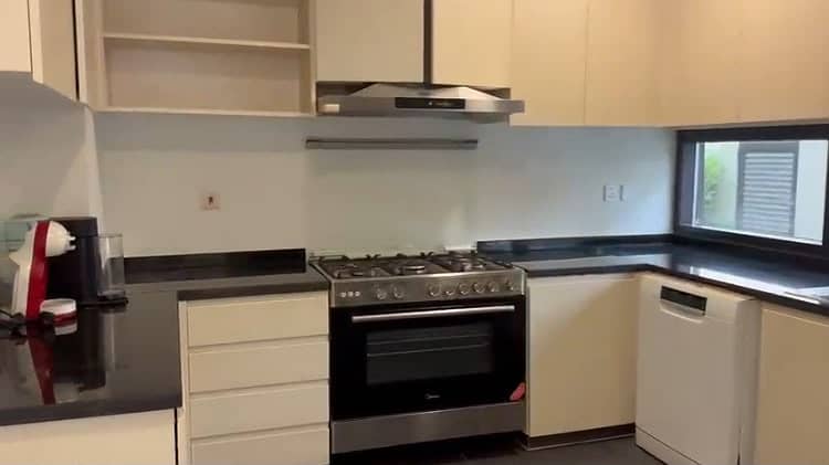 4 2C145B Damac Hills Rochester Kitcken 1. jpg