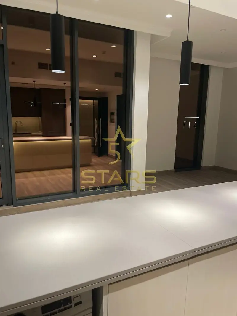 Modern 1BR | 2 Bathrooms | Balcony | City View