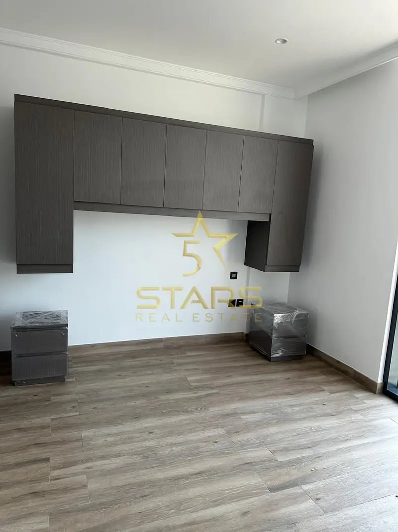 Modern 1BR | 2 Bathrooms | Balcony | City View