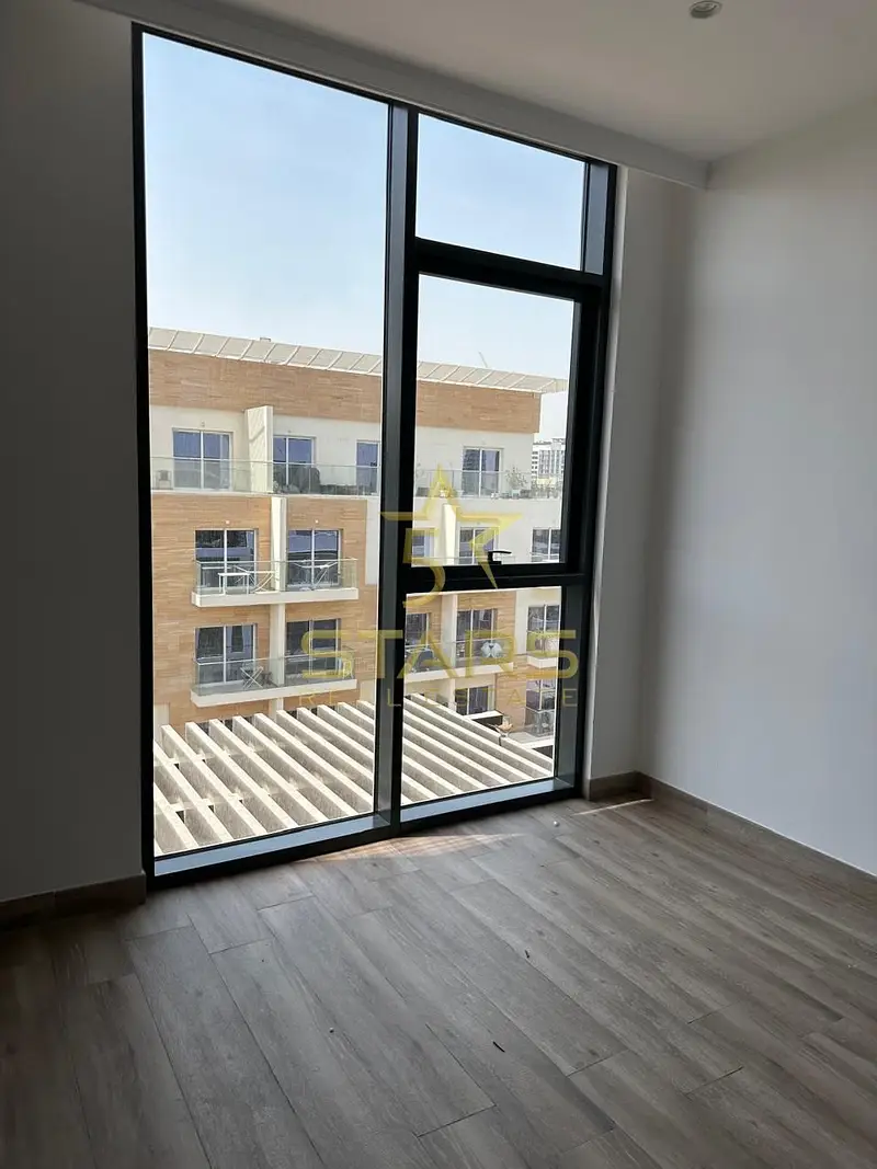 Modern 1BR | 2 Bathrooms | Balcony | City View