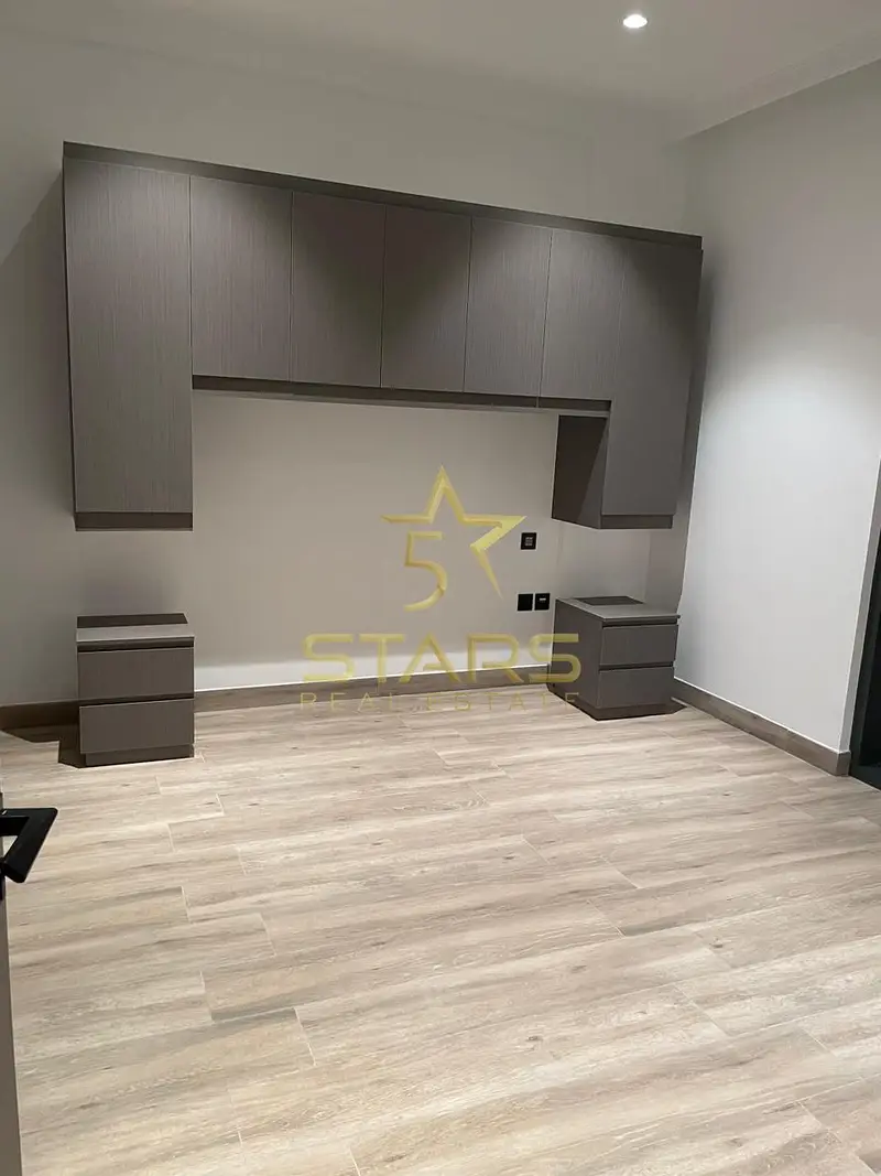 Modern 1BR | 2 Bathrooms | Balcony | City View