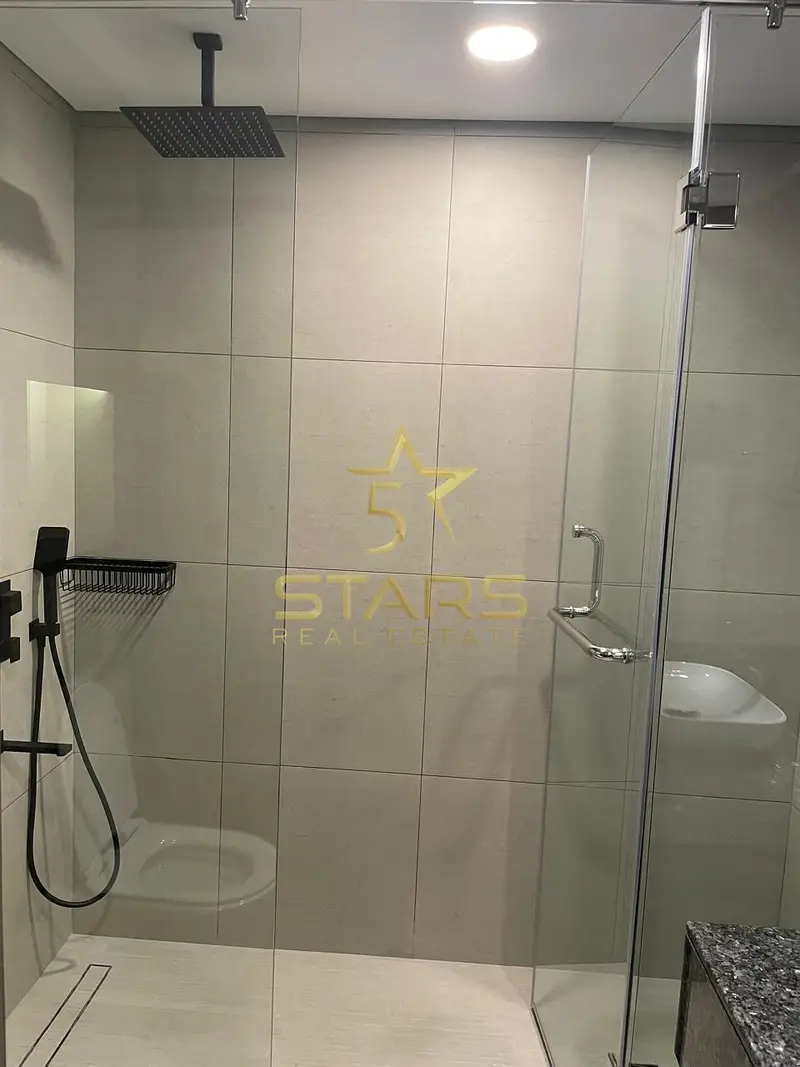 Modern 1BR | 2 Bathrooms | Balcony | City View