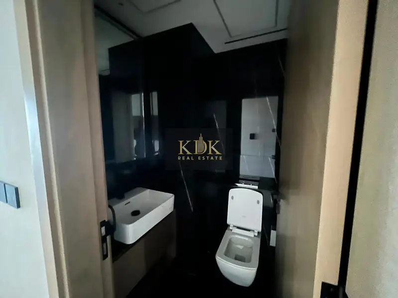 High-Floor 2BR | Flexible Cheques | Downtown City View
