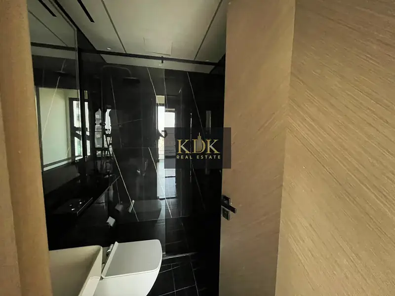 High-Floor 2BR | Flexible Cheques | Downtown City View