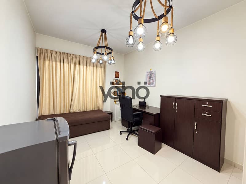 7 Elegant Sunlit Home Interior-20. png