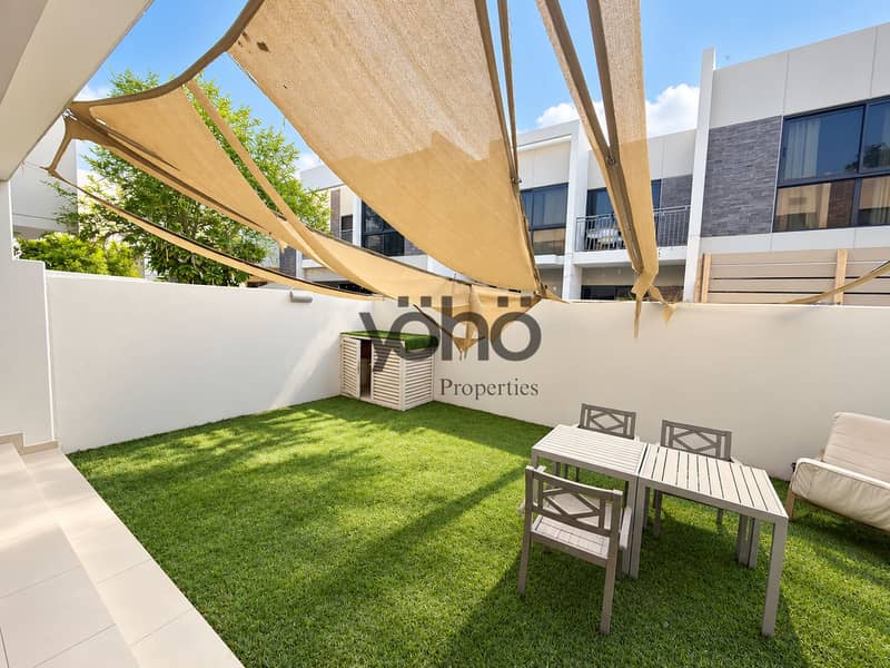 11 Sunlit patio, beautifully refreshed-23. png
