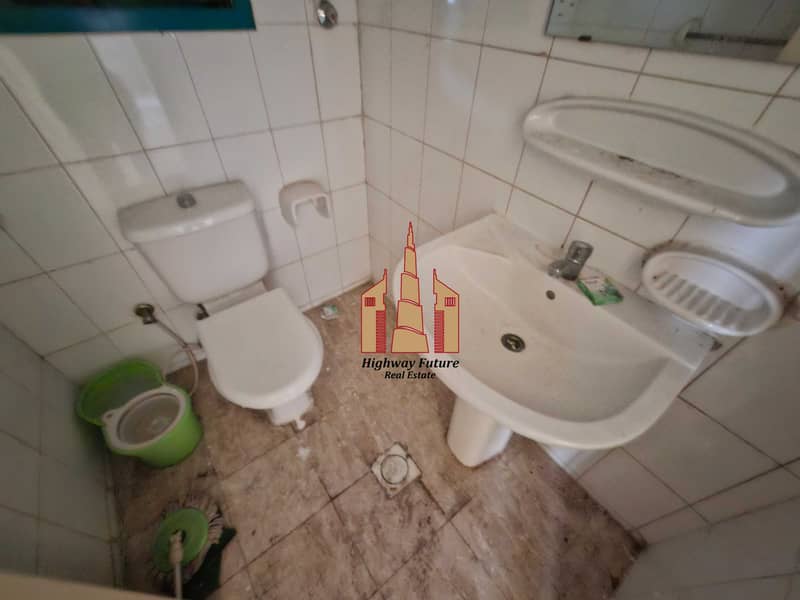 6 99025. jpg