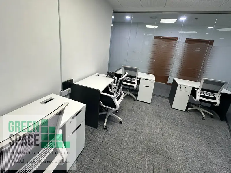 Office Desk Space Available – Ready to Move In!