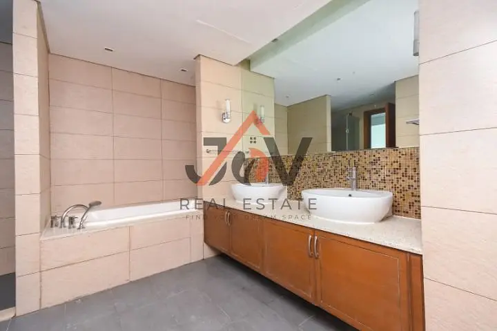 Bldg 06 | Three Beds + Maid's | Full Sea View