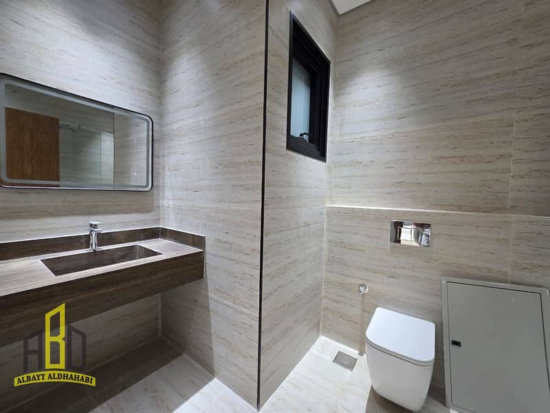 17 e292ed2d-4e8b-481c-996c-672749c7cded. jpg