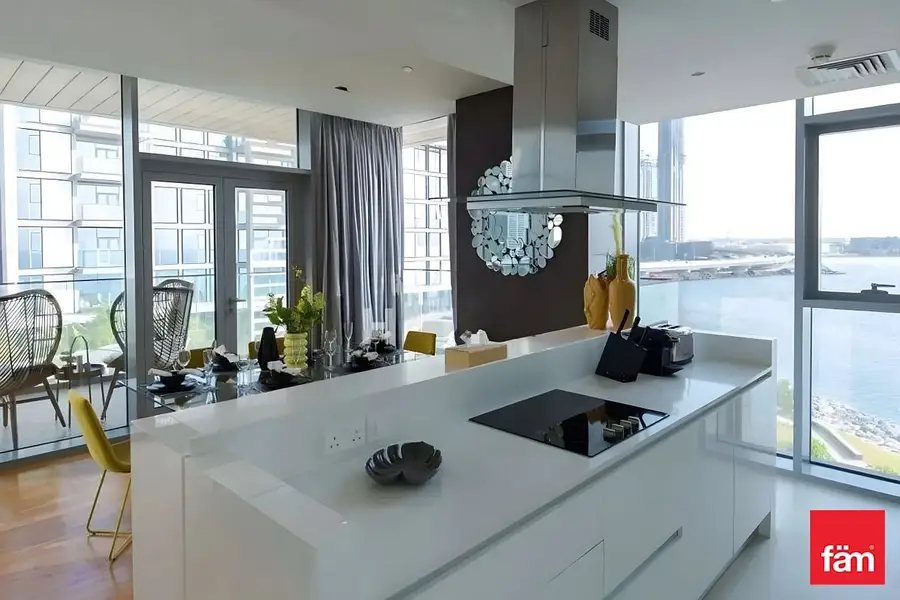 Partial Sea View 2 Bed+Maidroom