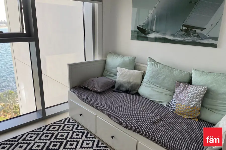 Partial Sea View 2 Bed+Maidroom