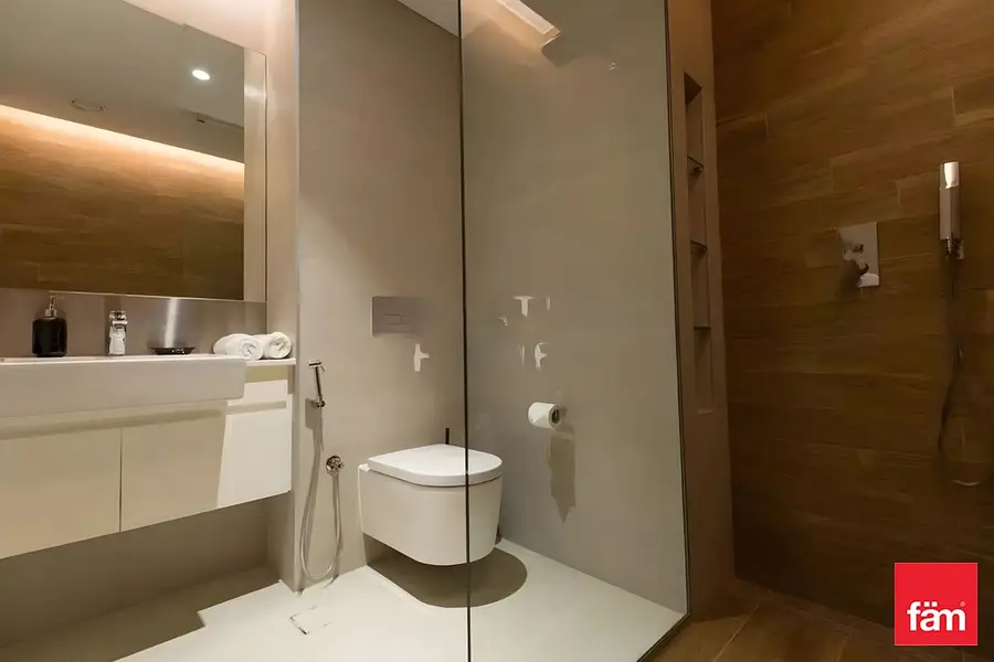 Partial Sea View 2 Bed+Maidroom