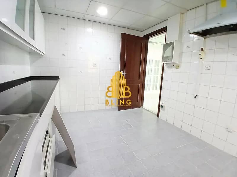 13 873213137-1066x800. webp