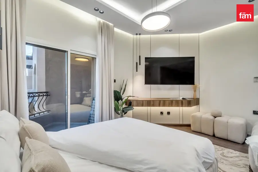 Fully Furnished | Prime Location | Up To 12 Cheque