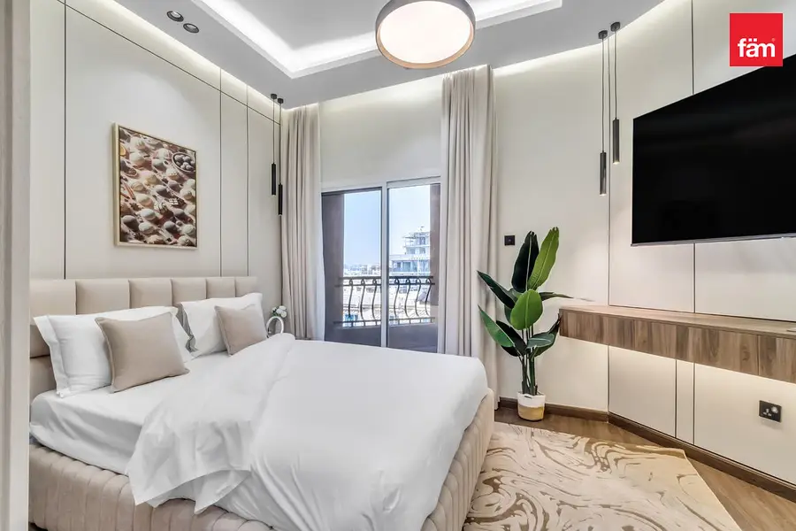 Fully Furnished | Prime Location | Up To 12 Cheque