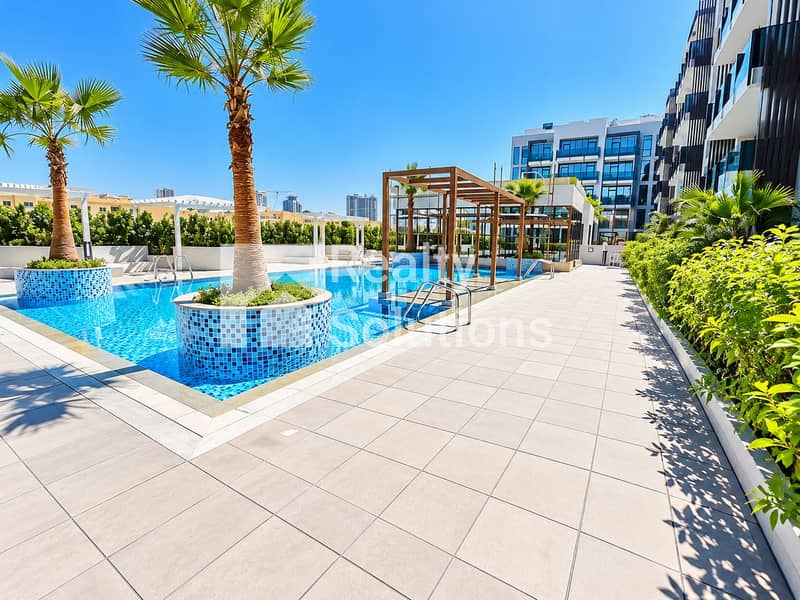 11 Luxury Rooftop Pool Oasis. png