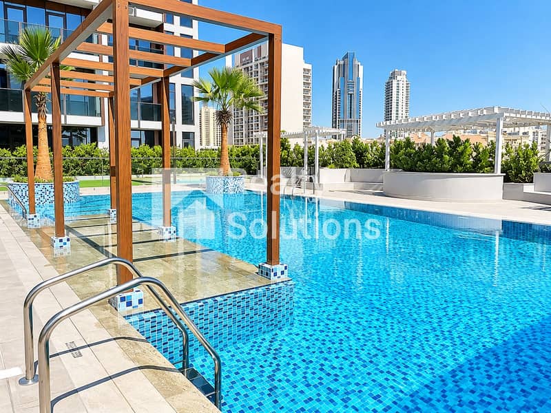 12 Luxury Urban Rooftop Poolscape. png