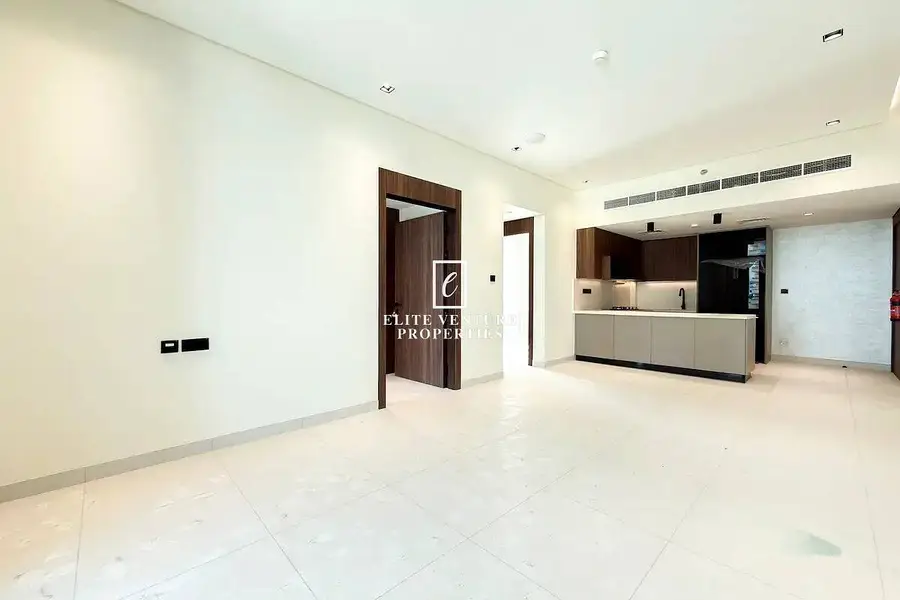 BRIGHT & SPACIOUS | FULLY FITTED KITCHEN