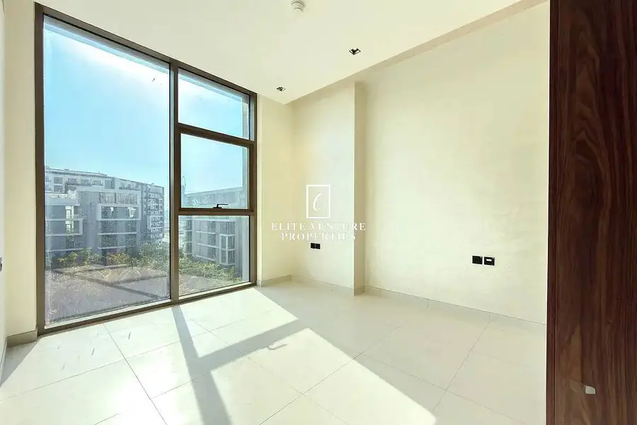 BRIGHT & SPACIOUS | FULLY FITTED KITCHEN