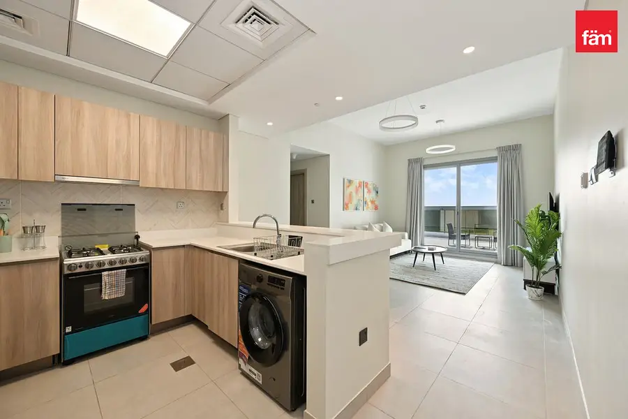 Spacious 2br | 3 Bathrooms | Fully Furnished