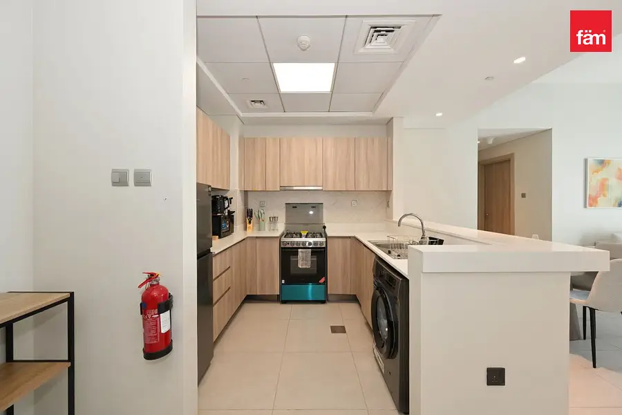 Spacious 2br | 3 Bathrooms | Fully Furnished
