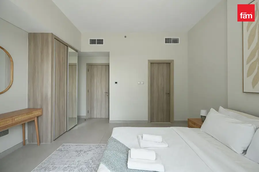 Spacious 2br | 3 Bathrooms | Fully Furnished