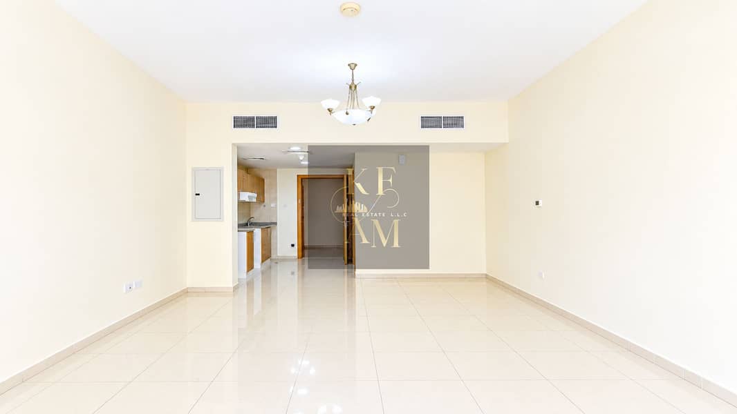 14 Bright Minimalist Apartment Interior (2). png