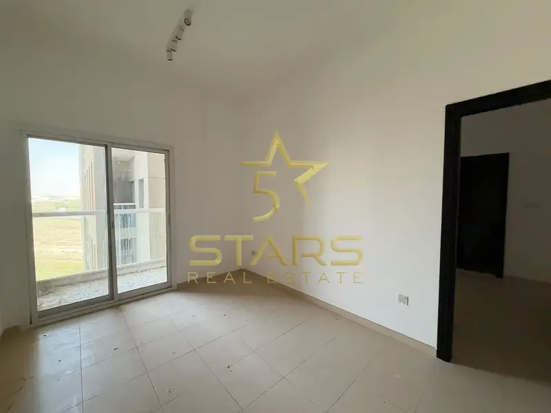 Spacious 1BR | Prime Location | Unfurnished