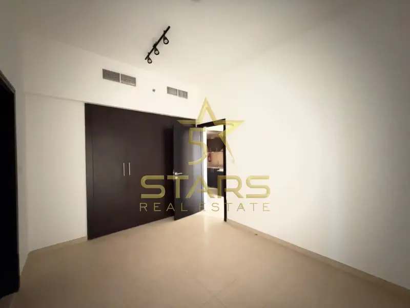 Spacious 1BR | Prime Location | Unfurnished