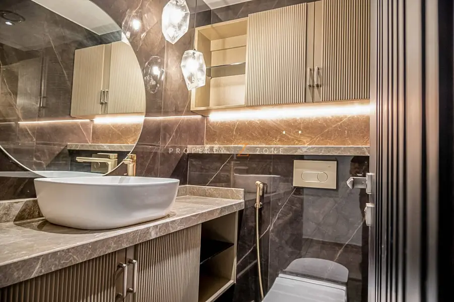 Fully Furnished | Upgraded | Pool View I Vacant