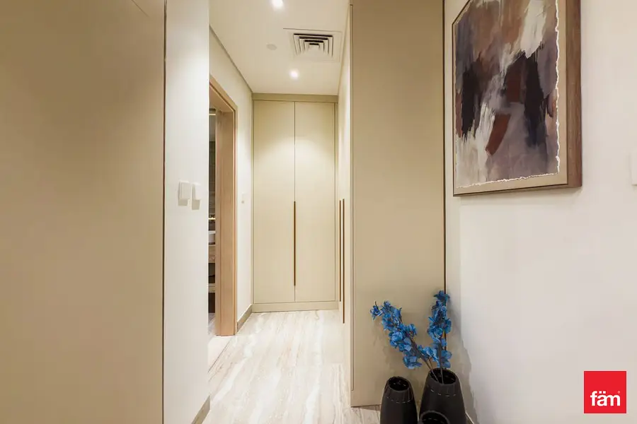 Mag 777 1br | 910 Sq Ft | Smbz Road Access