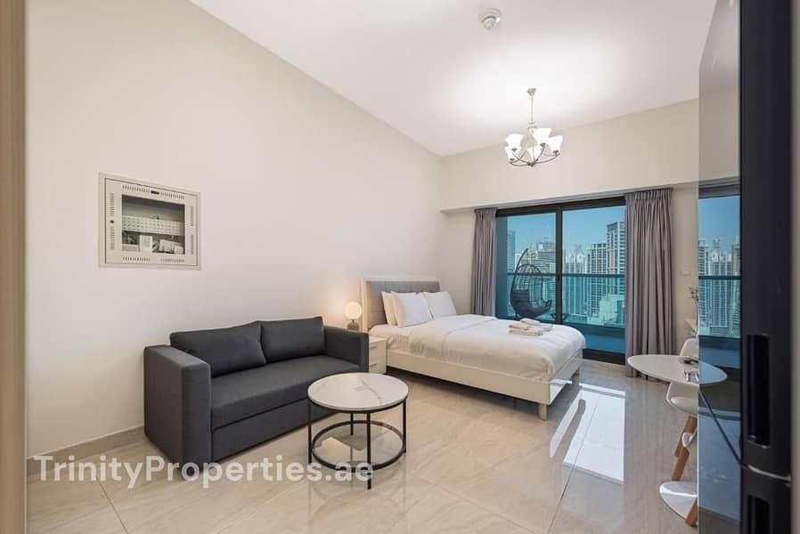 Prime Studio | Spacious & Furnished | Canal Views