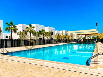 2 Bedroom Townhouse for Sale in Yas Island, Abu Dhabi - ChatGPT Image Aug 4, 2026, 05_52_41 PM. png 2 Bedroom Townhouse for Sale in Yas Island, Abu Dhabi - ChatGPT Image Aug 4, 2026, 05_52_41 PM. png