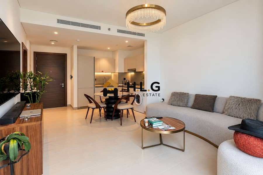 5 Warm Minimalist Open-Plan Apartment. png