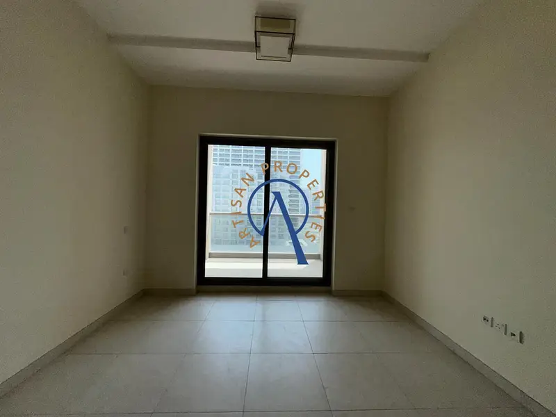 WELL-LIT & SPACIOUS | PRIME LOCATION | CALL NOW