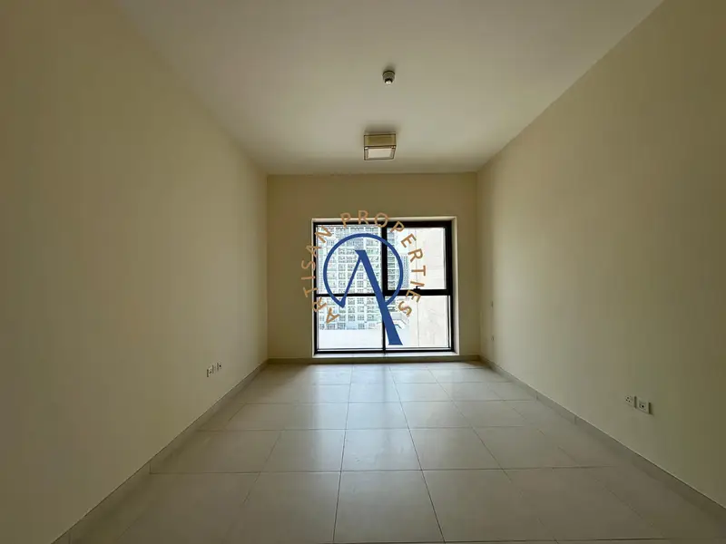 WELL-LIT & SPACIOUS | PRIME LOCATION | CALL NOW