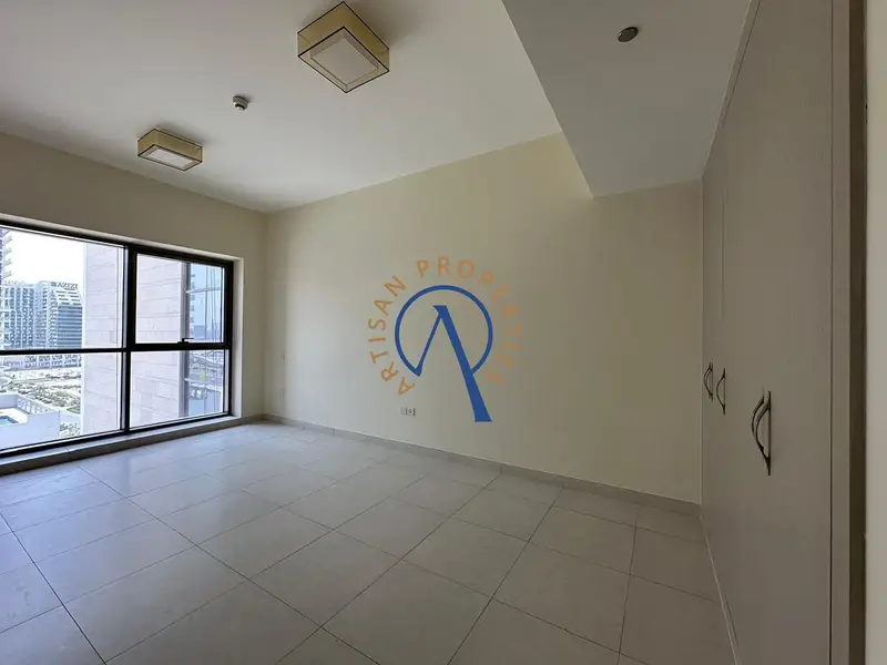 WELL-LIT & SPACIOUS | PRIME LOCATION | CALL NOW